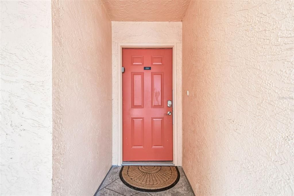 En Venta: $750,000 (2 camas, 2 baños, 1400 Pies cuadrados)