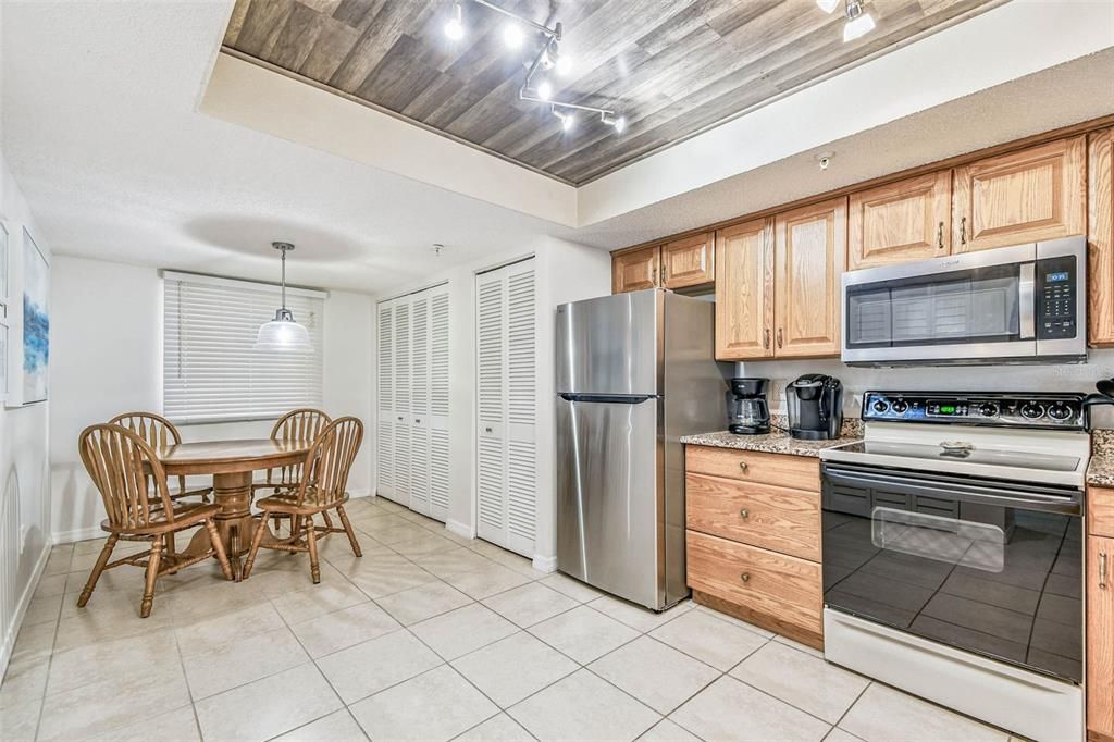 En Venta: $750,000 (2 camas, 2 baños, 1400 Pies cuadrados)