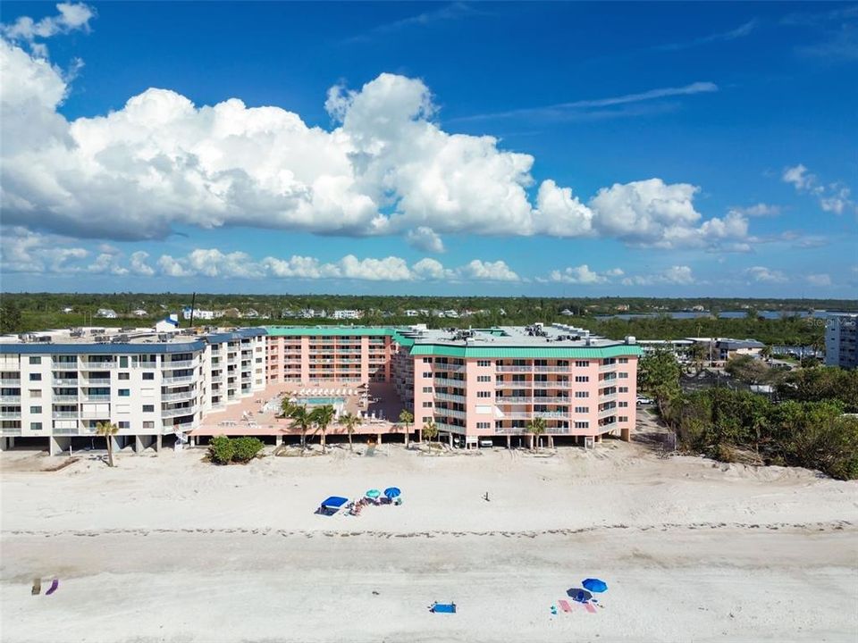 En Venta: $750,000 (2 camas, 2 baños, 1400 Pies cuadrados)