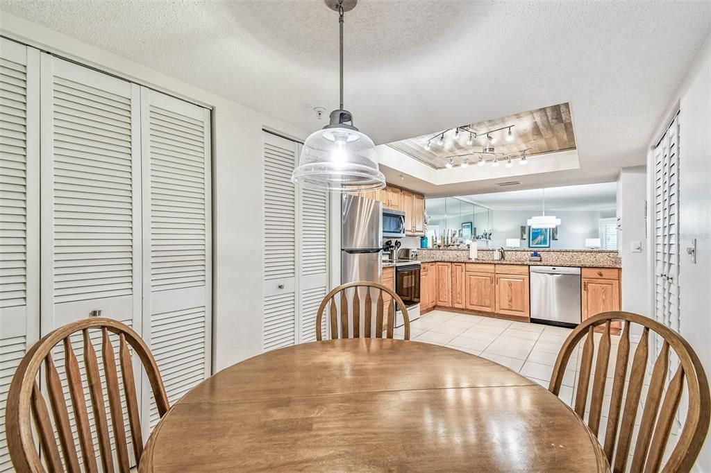 En Venta: $750,000 (2 camas, 2 baños, 1400 Pies cuadrados)