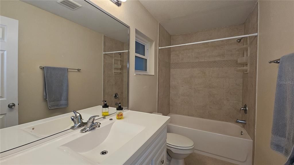 На продажу: $369,900 (3 спален, 3 ванн, 1752 Квадратных фут)