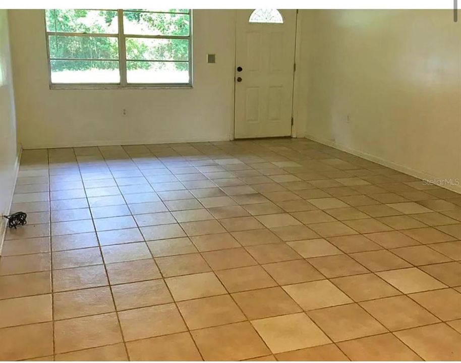 For Sale: $249,500 (3 beds, 1 baths, 1196 Square Feet)