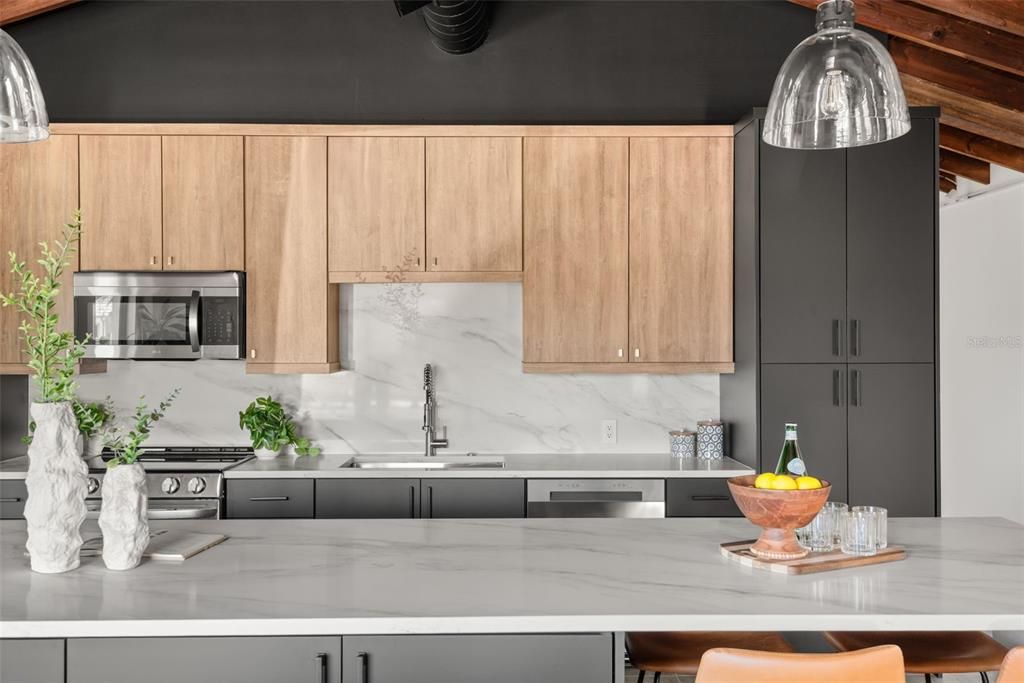 待售: $975,000 (3 贝兹, 3 浴室, 1875 平方英尺)