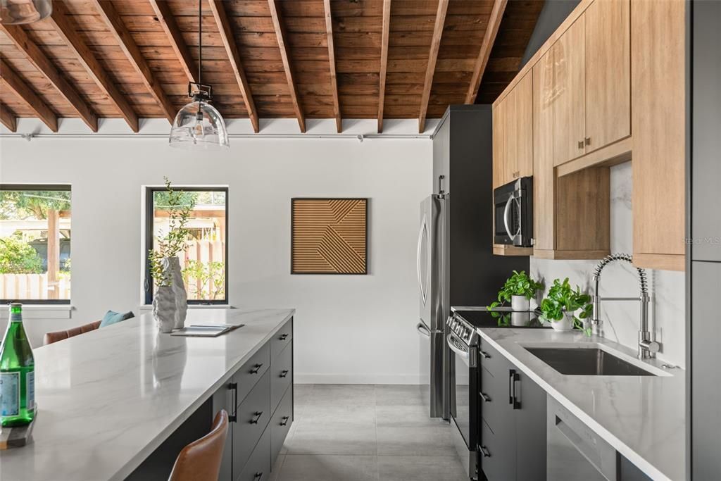 待售: $975,000 (3 贝兹, 3 浴室, 1875 平方英尺)