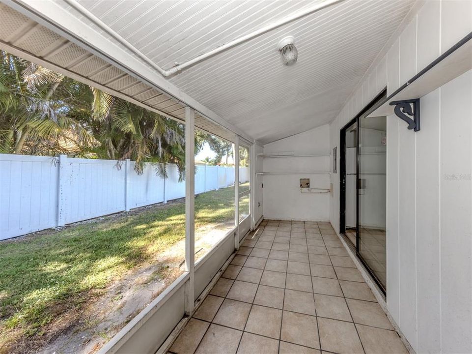 For Rent: $1,750 (2 beds, 1 baths, 900 Square Feet)