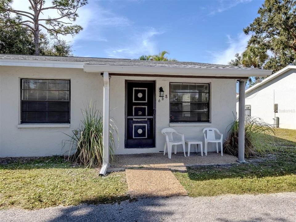 For Rent: $1,750 (2 beds, 1 baths, 900 Square Feet)