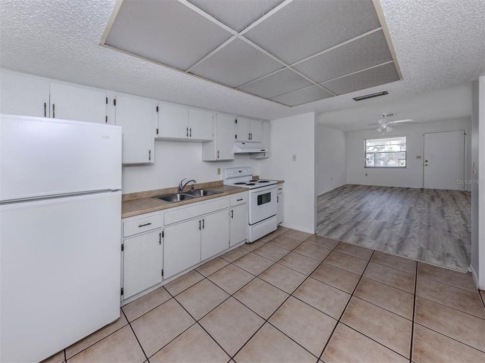 For Rent: $1,750 (2 beds, 1 baths, 900 Square Feet)