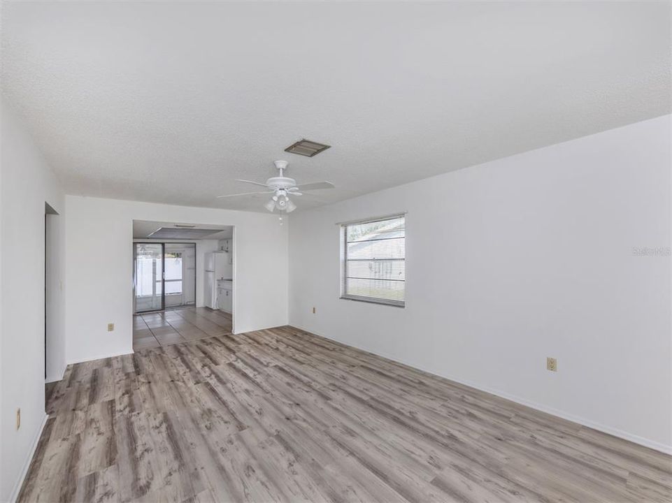 For Rent: $1,750 (2 beds, 1 baths, 900 Square Feet)