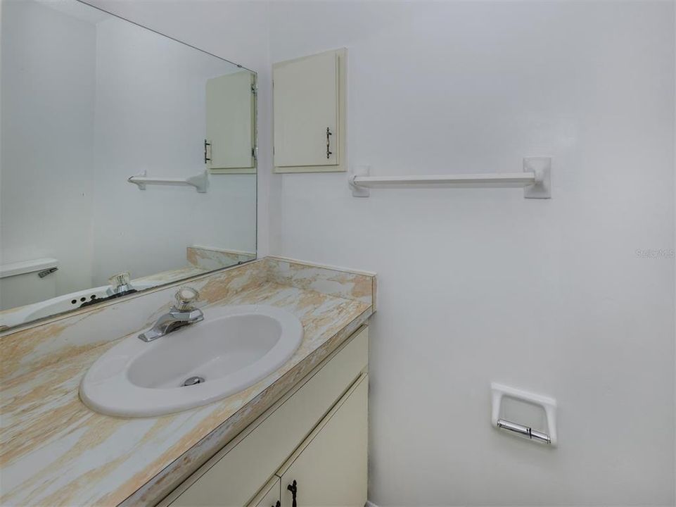 For Rent: $1,750 (2 beds, 1 baths, 900 Square Feet)