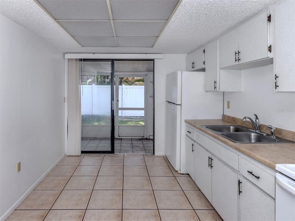 For Rent: $1,750 (2 beds, 1 baths, 900 Square Feet)