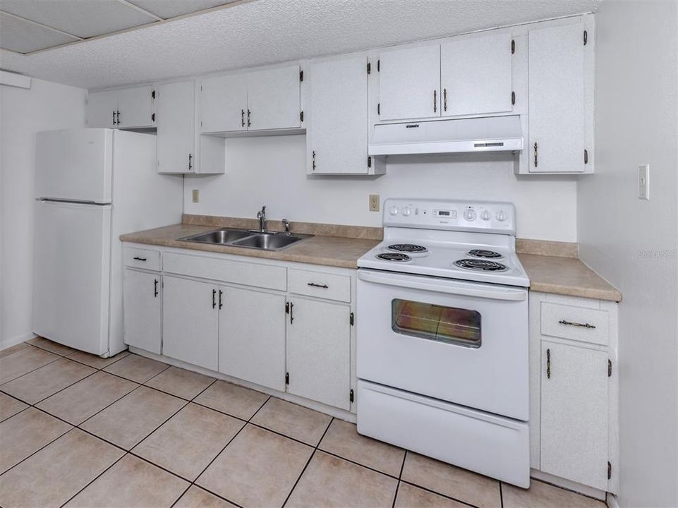 For Rent: $1,750 (2 beds, 1 baths, 900 Square Feet)