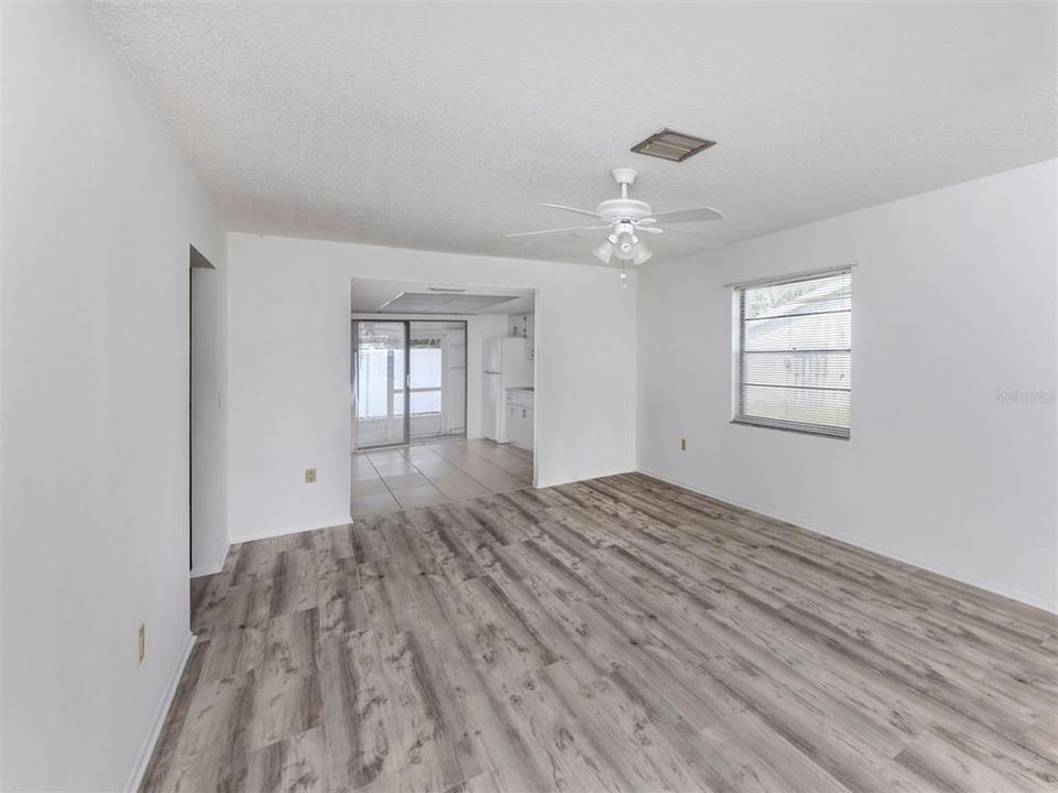 For Rent: $1,750 (2 beds, 1 baths, 900 Square Feet)