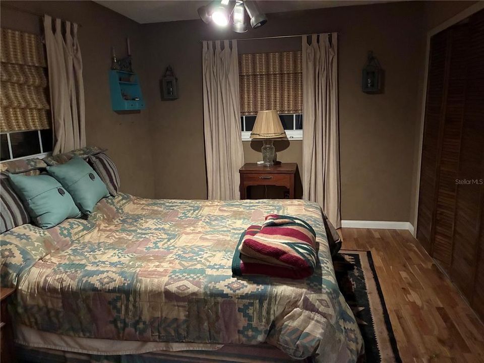 Activo con contrato: $449,900 (4 camas, 3 baños, 1829 Pies cuadrados)