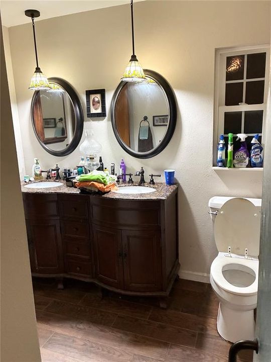 Activo con contrato: $449,900 (4 camas, 3 baños, 1829 Pies cuadrados)