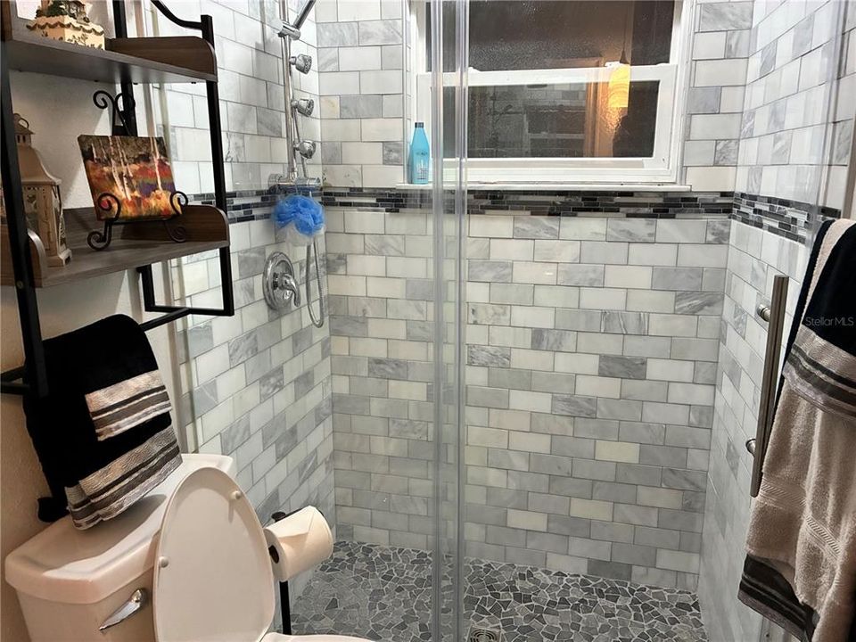 Activo con contrato: $449,900 (4 camas, 3 baños, 1829 Pies cuadrados)