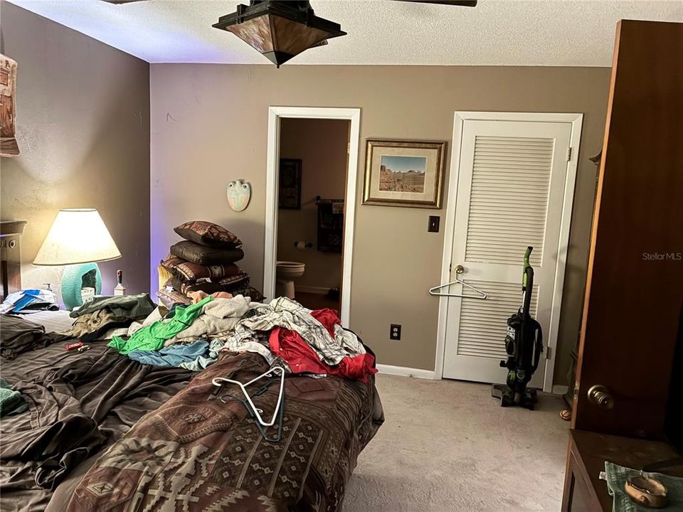 Activo con contrato: $449,900 (4 camas, 3 baños, 1829 Pies cuadrados)