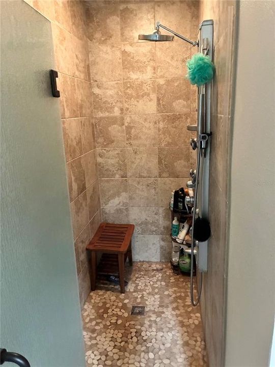 Activo con contrato: $449,900 (4 camas, 3 baños, 1829 Pies cuadrados)