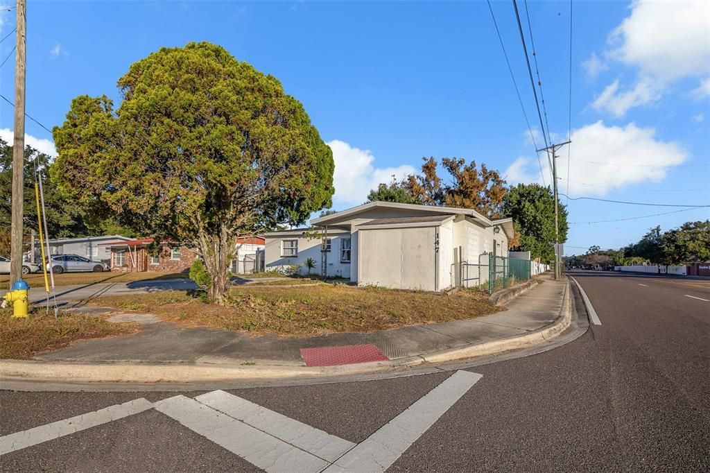 En Venta: $306,500 (3 camas, 2 baños, 1280 Pies cuadrados)