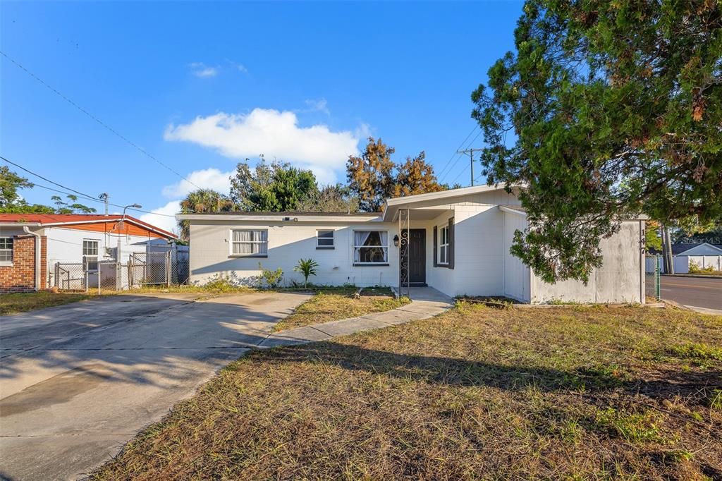 En Venta: $306,500 (3 camas, 2 baños, 1280 Pies cuadrados)