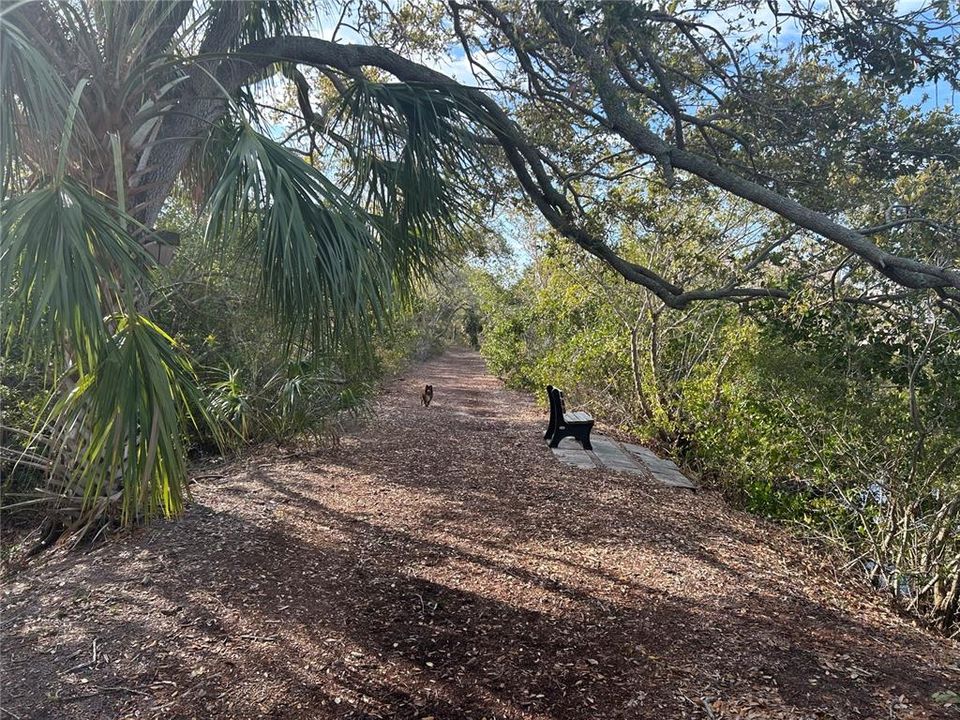 Под контрактом: $289,900 (2 спален, 2 ванн, 1205 Квадратных фут)