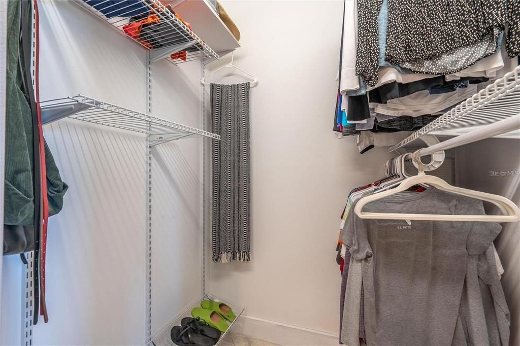 Под контрактом: $289,900 (2 спален, 2 ванн, 1205 Квадратных фут)