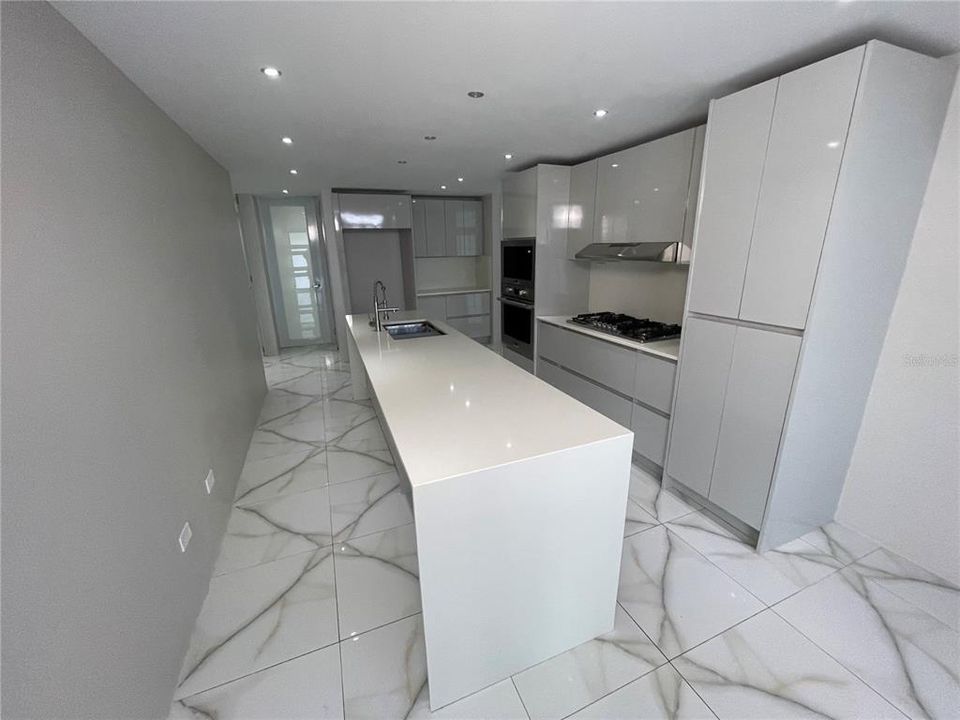 合同活跃: $269,900 (3 贝兹, 2 浴室, 0 平方英尺)