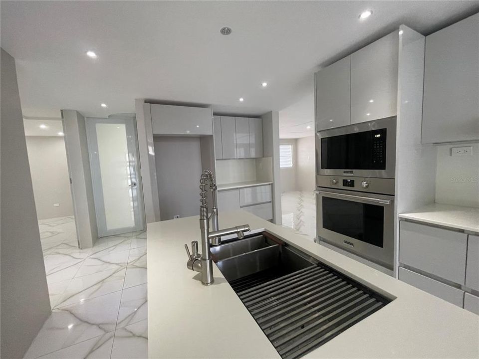 合同活跃: $269,900 (3 贝兹, 2 浴室, 0 平方英尺)