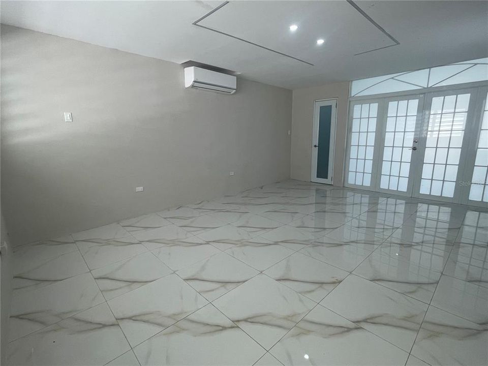 合同活跃: $269,900 (3 贝兹, 2 浴室, 0 平方英尺)