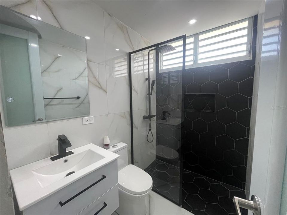 合同活跃: $269,900 (3 贝兹, 2 浴室, 0 平方英尺)