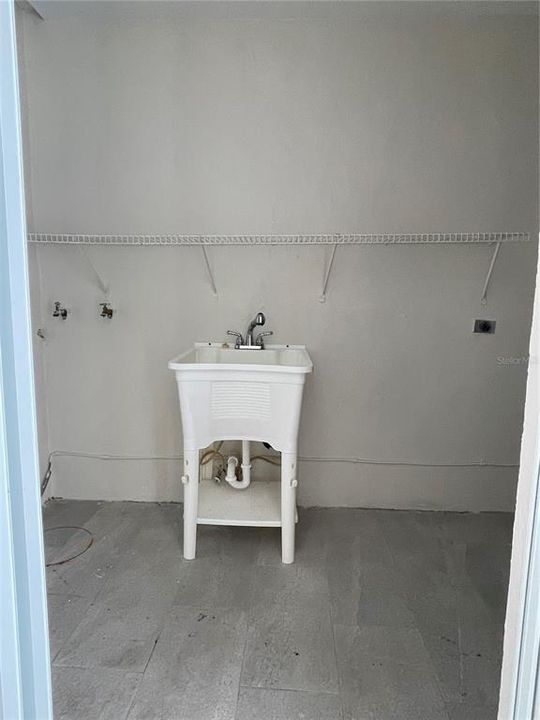 合同活跃: $269,900 (3 贝兹, 2 浴室, 0 平方英尺)