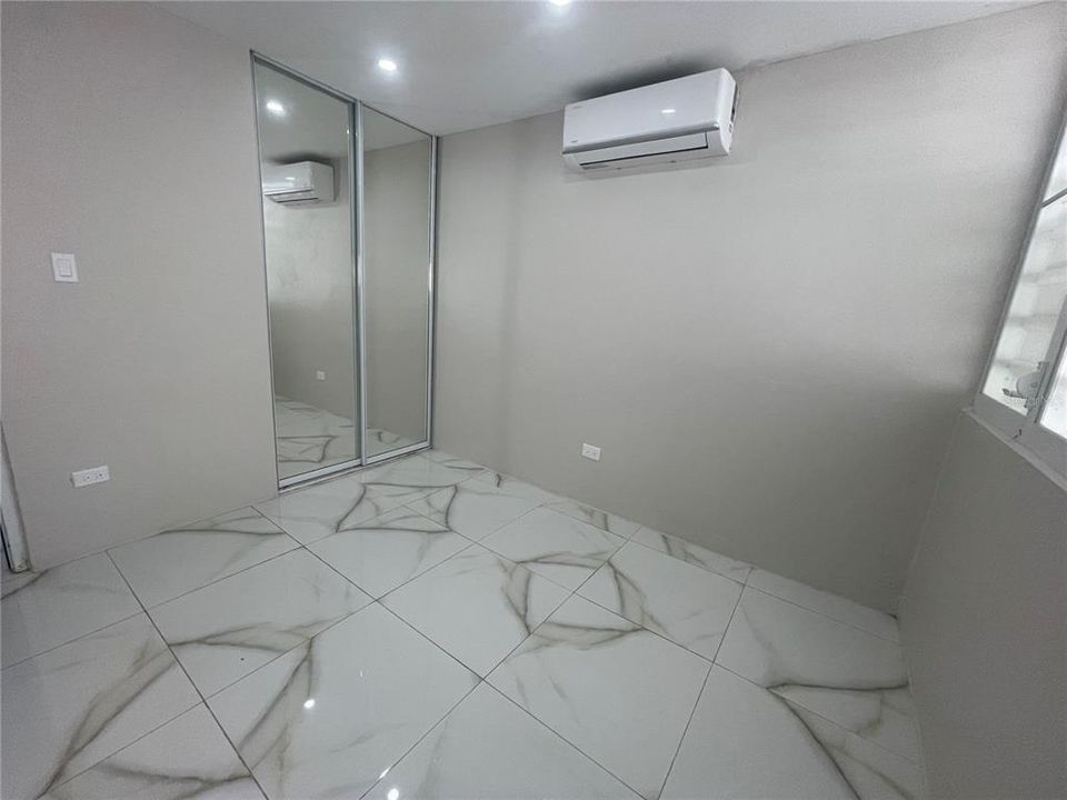 合同活跃: $269,900 (3 贝兹, 2 浴室, 0 平方英尺)