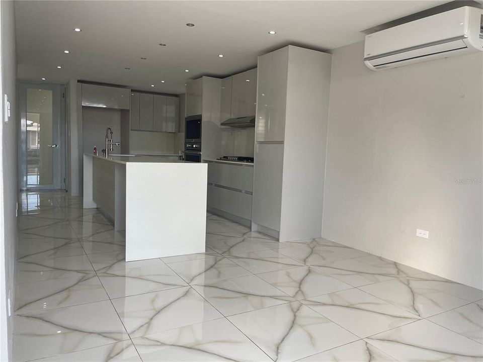 合同活跃: $269,900 (3 贝兹, 2 浴室, 0 平方英尺)