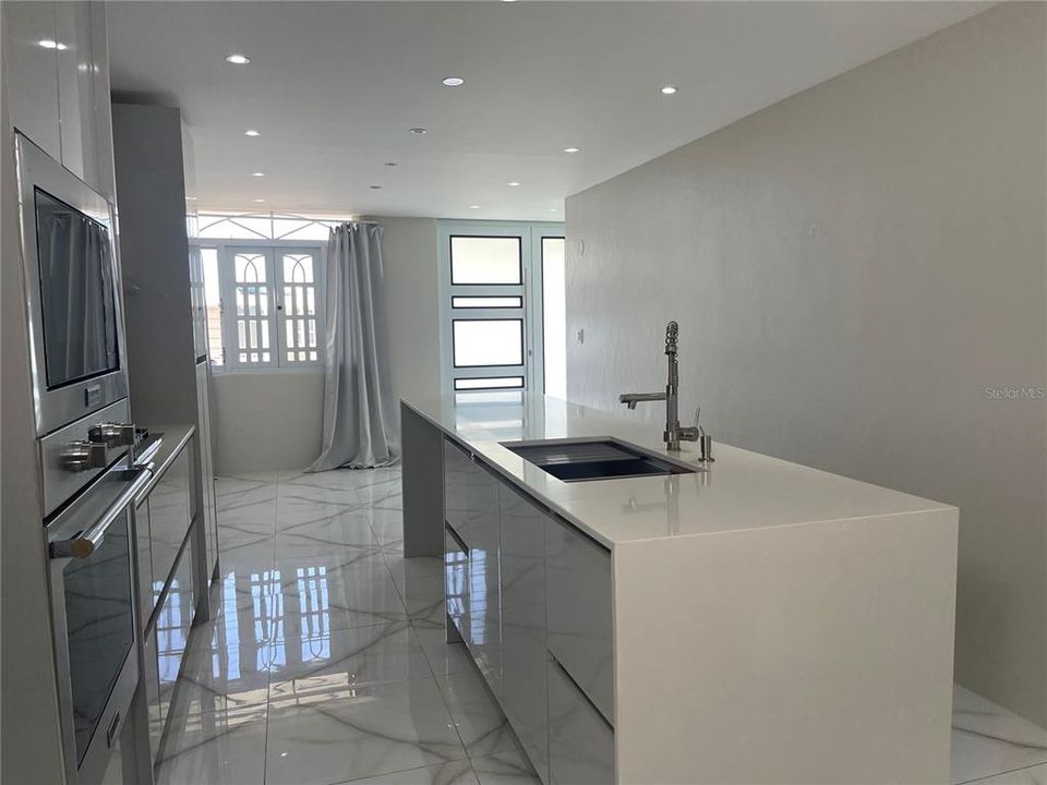 合同活跃: $269,900 (3 贝兹, 2 浴室, 0 平方英尺)