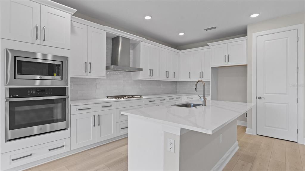 待售: $899,990 (3 贝兹, 3 浴室, 2775 平方英尺)