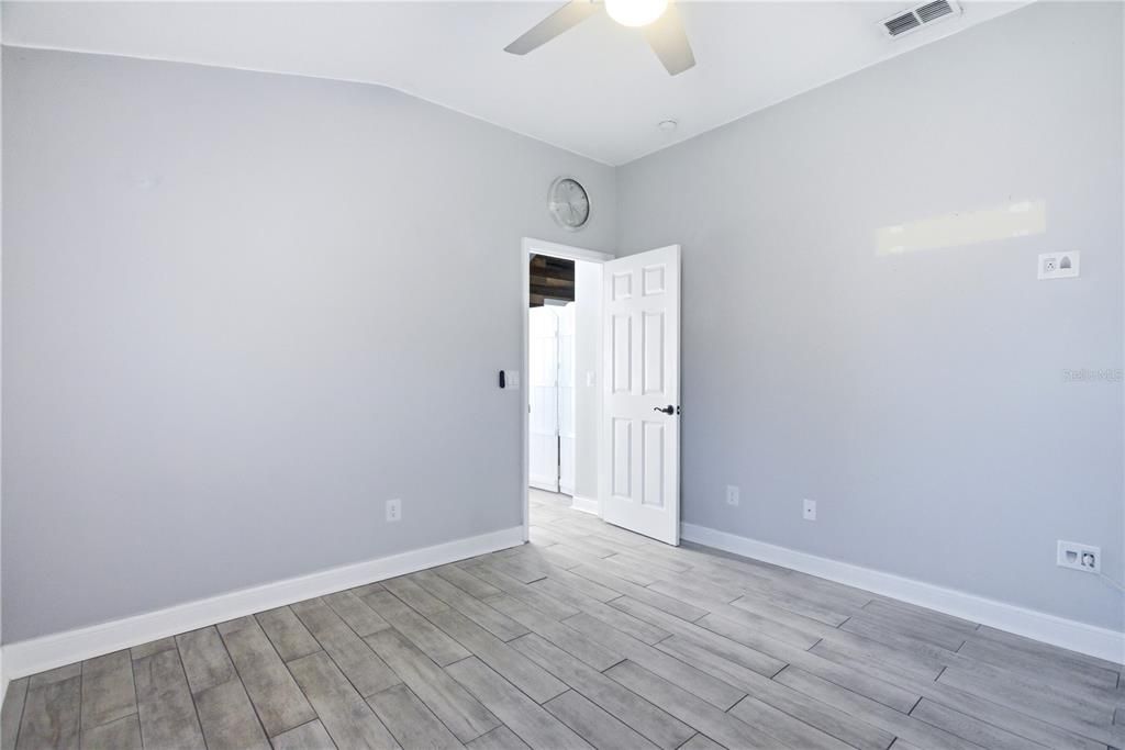 Activo con contrato: $419,900 (4 camas, 3 baños, 2190 Pies cuadrados)