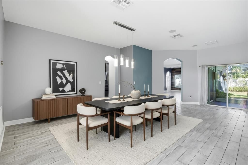 Activo con contrato: $419,900 (4 camas, 3 baños, 2190 Pies cuadrados)