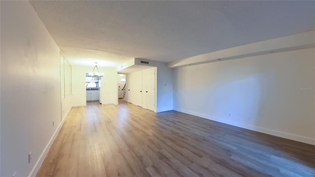 For Rent: $1,800 (2 beds, 2 baths, 1248 Square Feet)