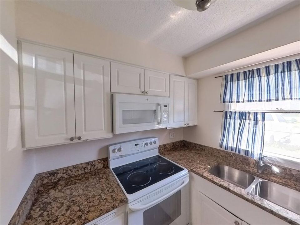 For Rent: $1,800 (2 beds, 2 baths, 1248 Square Feet)