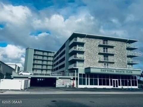 出租: $1,350 (1 贝兹, 1 浴室, 530 平方英尺)