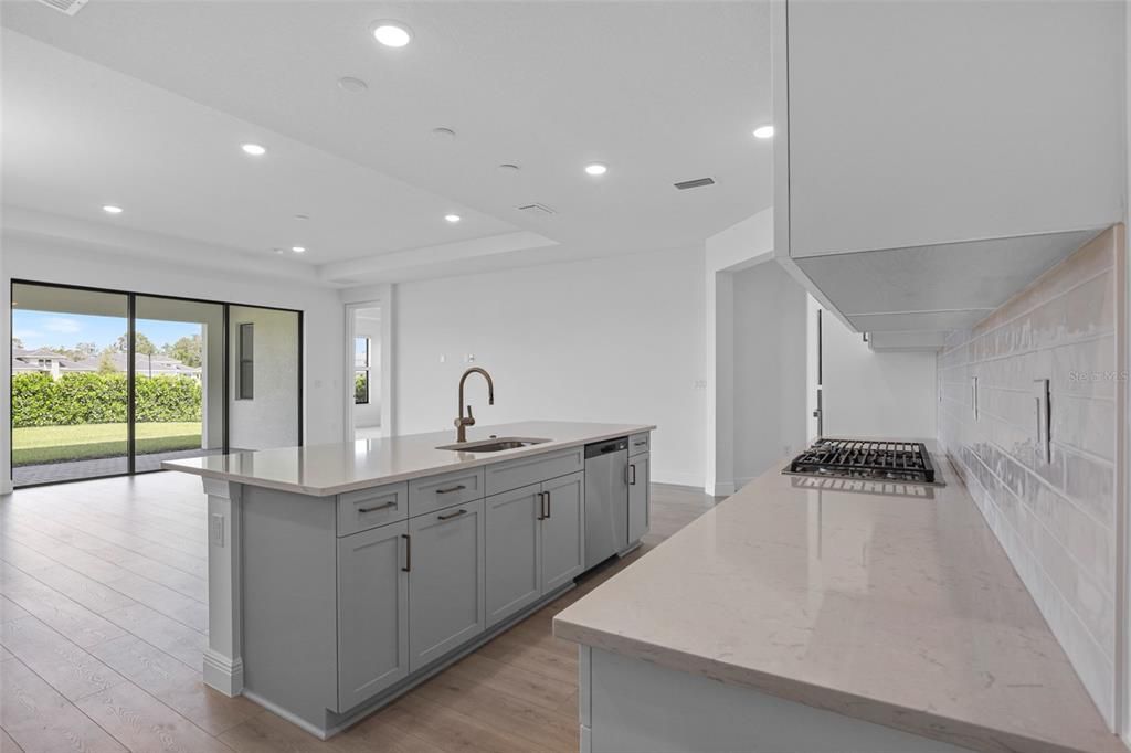 待售: $679,990 (2 贝兹, 2 浴室, 1946 平方英尺)