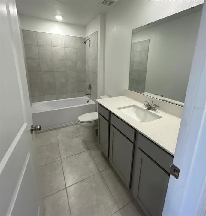 В аренду: $2,000 (4 спален, 2 ванн, 1879 Квадратных фут)