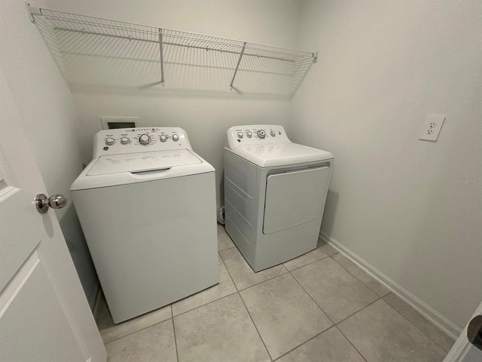 В аренду: $2,000 (4 спален, 2 ванн, 1879 Квадратных фут)