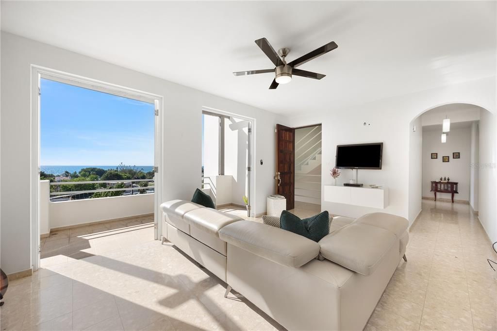 待售: $2,695,000 (4 贝兹, 3 浴室, 3018 平方英尺)