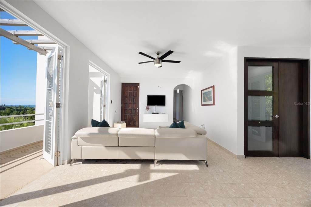 待售: $2,695,000 (4 贝兹, 3 浴室, 3018 平方英尺)