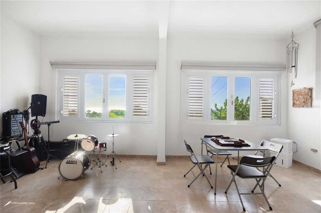 待售: $2,695,000 (4 贝兹, 3 浴室, 3018 平方英尺)