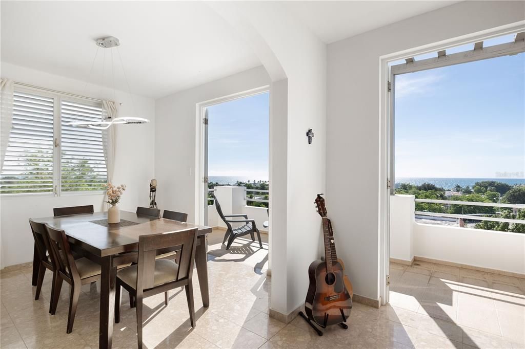 待售: $2,695,000 (4 贝兹, 3 浴室, 3018 平方英尺)