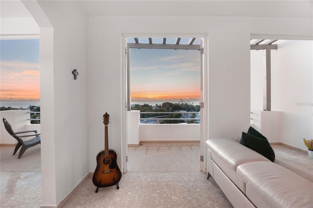 待售: $2,695,000 (4 贝兹, 3 浴室, 3018 平方英尺)