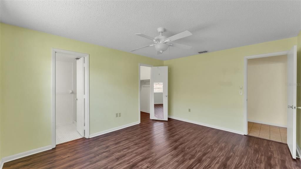 待售: $205,000 (2 贝兹, 2 浴室, 1377 平方英尺)