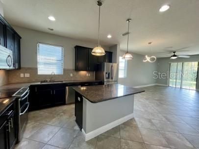 En Renta: $2,400 (4 camas, 2 baños, 2546 Pies cuadrados)