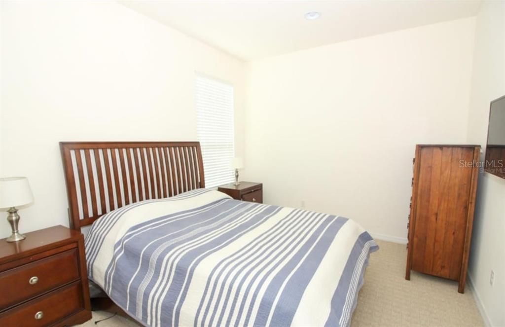 Под контрактом: $3,700 (3 спален, 2 ванн, 2898 Квадратных фут)